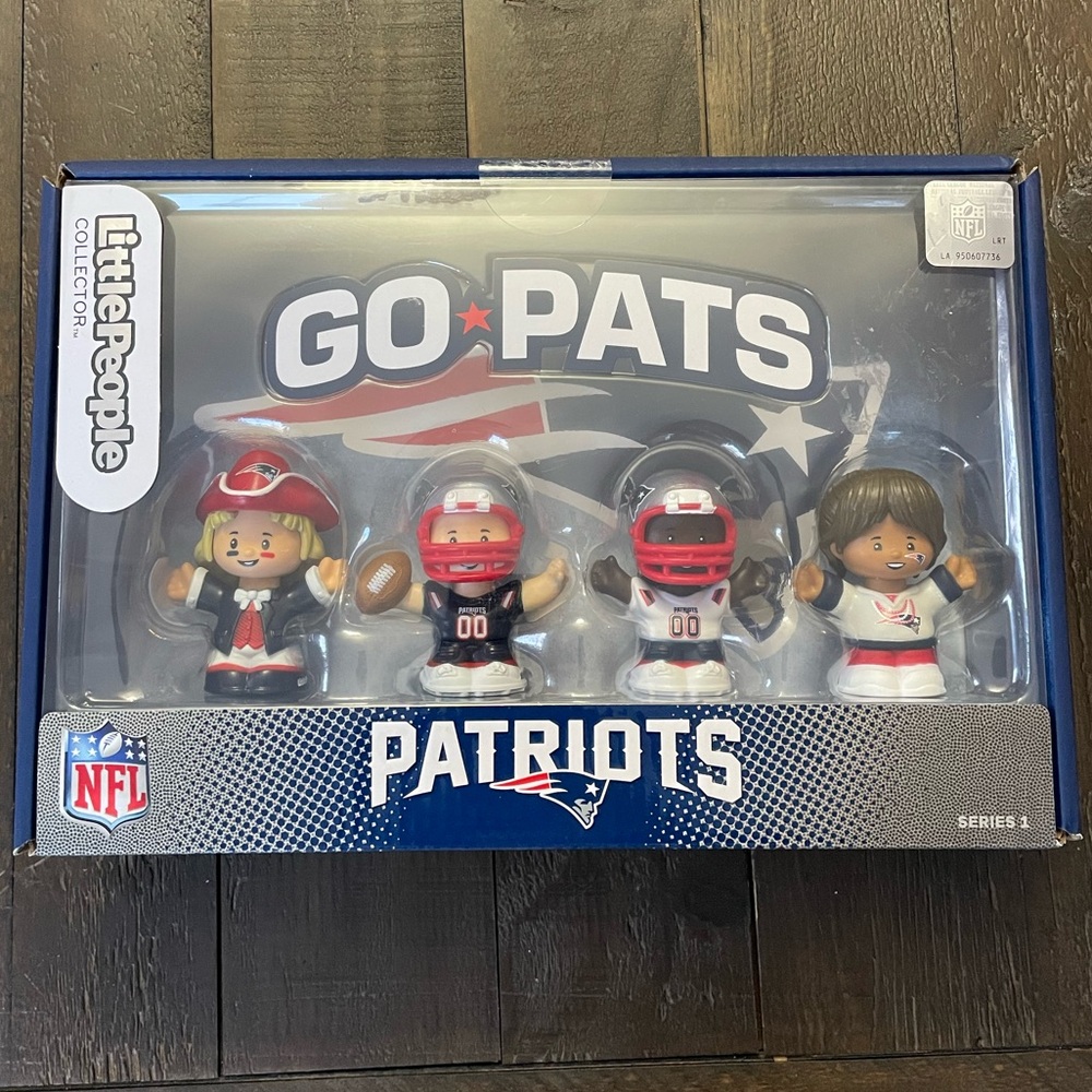 NWT New England Patriots Little People